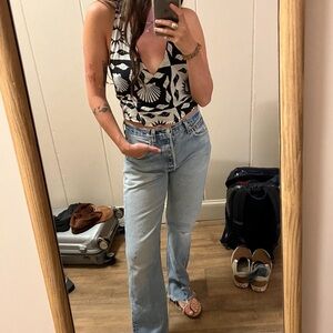 Lisa Says Gah B&W shell halter top